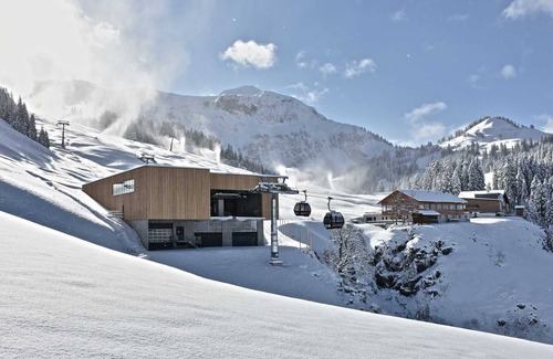 Mellau Apartment | Doppelzimmer Weiss - Gästehaus Lässer