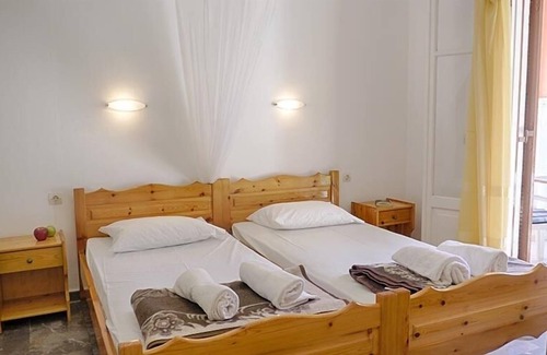Agios Georgios Pagon Apartment | Dora Apartment 2 - in a quiet location only 300m from the sandy beach - in the bay of Agios Geo