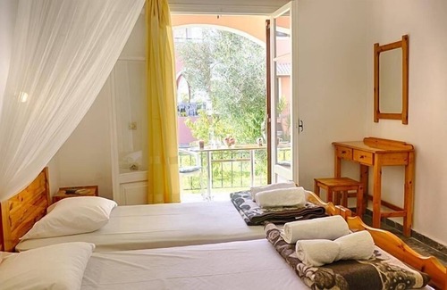 Agios Georgios Pagon Apartment | Dora Apartment 2 - in a quiet location only 300m from the sandy beach - in the bay of Agios Geo