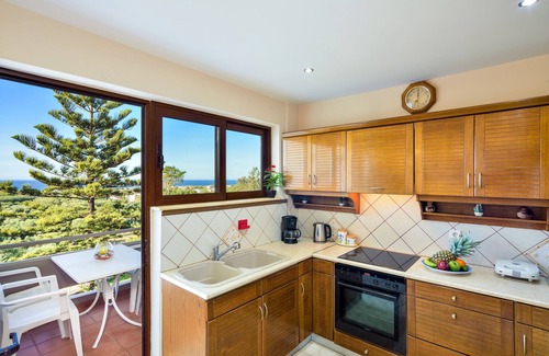 Maleme Condo | Dora's House - A sea view 3-bedroom luxury apartment