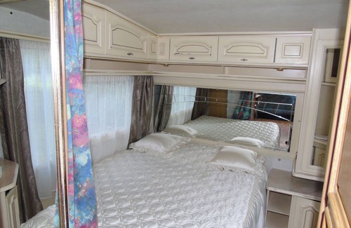 Wassy House | Dormitory caravan on permalieu