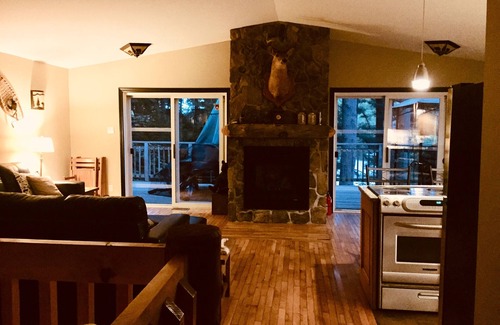 Dorset Cottage | Dorset Wren lake Turtle CovenFour acres in the heart of Muskoka