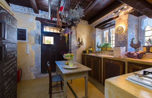 Mesi Villa | Dotira, chemical-free pool, walking distance to taverna, 5' from a sandy beach