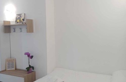 Trezzano sul Naviglio Apartment | Double bed and sofa bed with private bathroom 3-4 people - 20 minutes from Milan