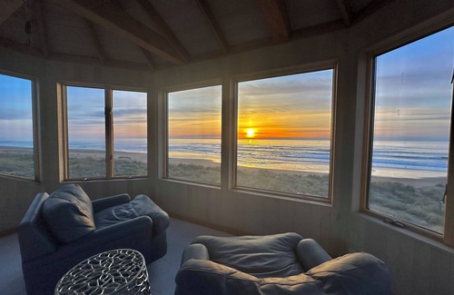 Gleneden Beach House | Double Beachfront?! Magical Views In a Unique Private Setting