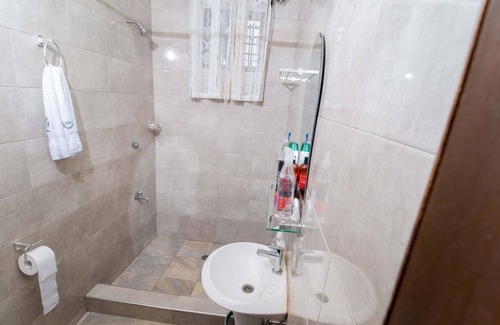 Kweiman Apartment | Double Bed Room in Accra, Oyarifa, WiFI, Backup Generator