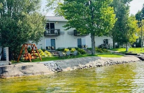 Lake City Hotel | Double Bed Suite with Full Kitchen