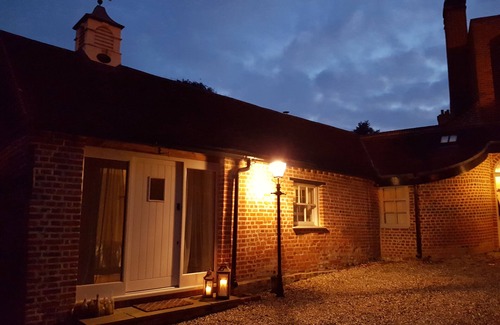 Brentwood House | Double Bedroom in Grade 2 Listed Barn Conversion