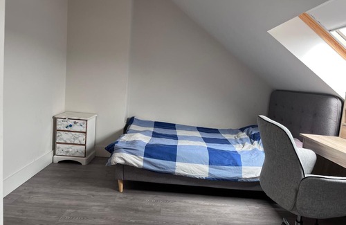 Saggart Bed & Breakfast | Double Bedroom with Shared Bathroom Available to Rent