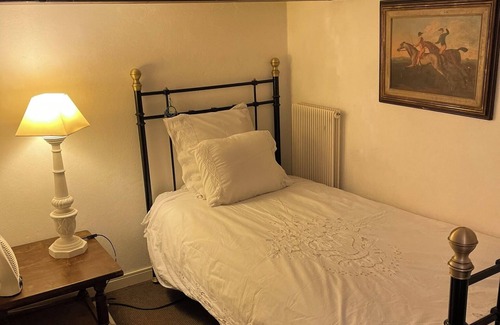 Veigy-Foncenex Bed & Breakfast | Double duplex room in a pretty country house