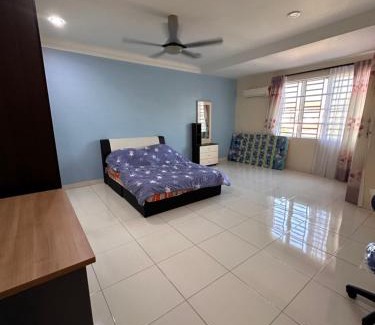 Taman Hijau House | DOUBLE EE HOMESTAY 6 cars parking place 12pax
