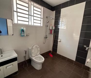 Taman Hijau House | DOUBLE EE HOMESTAY 6 cars parking place 12pax