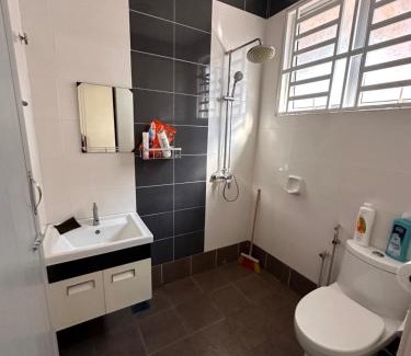 Taman Hijau House | DOUBLE EE HOMESTAY 6 cars parking place 12pax