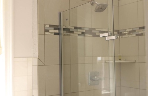 Washington House | Double Ensuite at Cornerstone Inn
