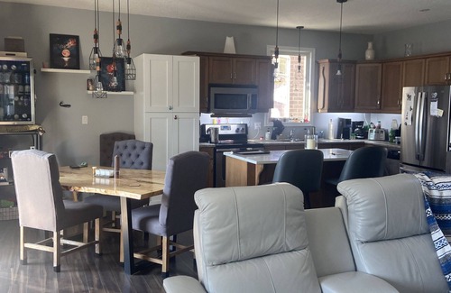 Port Stanley House | Double Erie Retreat nWalk to the beach and restaurants in less than 5 minutes!