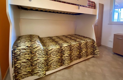Piana Calzata Apartment | Double room via s. onion 1st 3rd floor room number 8th