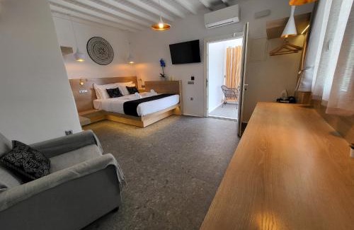 Ano Mera Apartment | Double M Adults Only