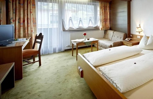Bramberg am Wildkogel House | Double room in the main building - Landhotel Kaserer