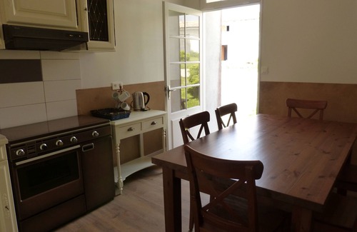 Saint-Thomas-de-Conac House | Double room accessible to disabled people