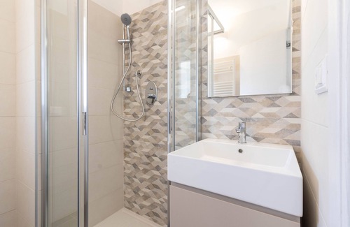 Province of Cagliari Apartment | Double room and private bathroom, Cagliari area Brotzu and Policlinico hospitals