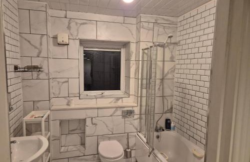 Dublin House | Double room beside tramline