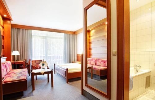Schlogen House | Double room Danube view, bath, WC - Riverresort Donauschlinge