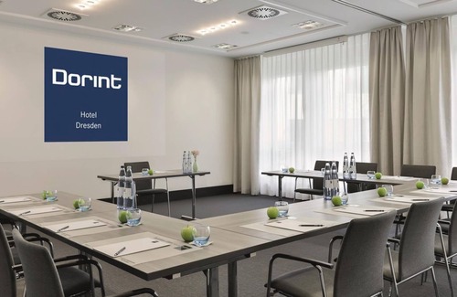 Pirnaische Vorstadt House | Double room Deluxe, walk-in shower - Dorint Hotel Dresden