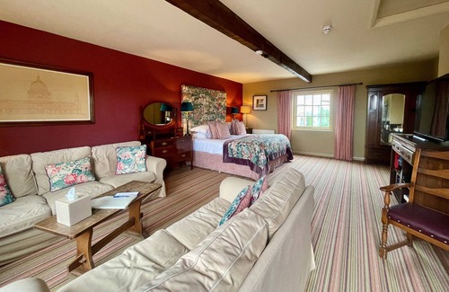 Crayke House | Double room-Ensuite with Shower-Super King Field