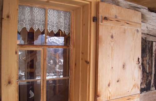 Mellau Apartment | Double room Hangspitze - listed house in idyllic Mellau - Nazes