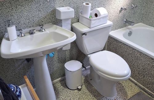 Rilan House | Double room in a family home