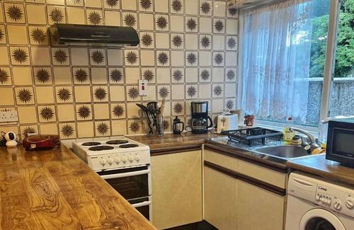 Drogheda Apartment | Double Room in Drogheda, + single mattress, close to the city center.