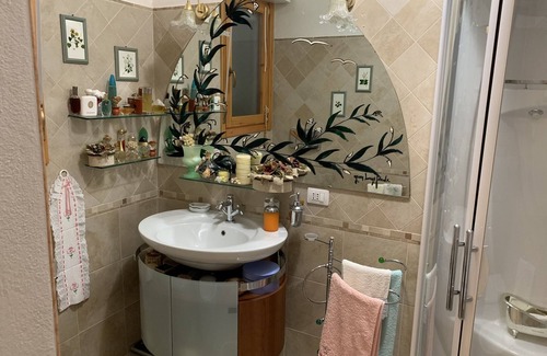 Quartu Sant'Elena House | Double room with bathroom 150 meters from the beach