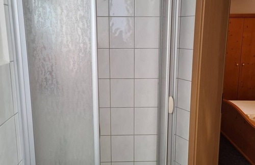 Eichigt Bed & Breakfast | Double room main building, shower/WC, online - Landgasthof Süßebach