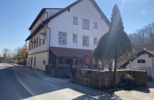 Neuleiningen Bed & Breakfast | Double room New York with French balcony Bed - Felsenmühle Neuleiningen