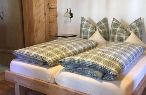 Oberammergau Bed & Breakfast | Double room (No. 1, 1-3 nights) - Pension Zum Kirchenbauer