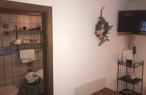 Oberammergau Bed & Breakfast | Double room (No. 3, 1-3 nights) - Pension Zum Kirchenbauer