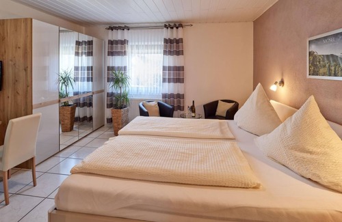Leiwen Bed & Breakfast | Double room, room 1 - Gästehaus Alexanderhof