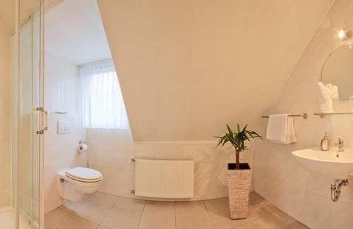 Leiwen Bed & Breakfast | Double room, room 6 - Gästehaus Alexanderhof
