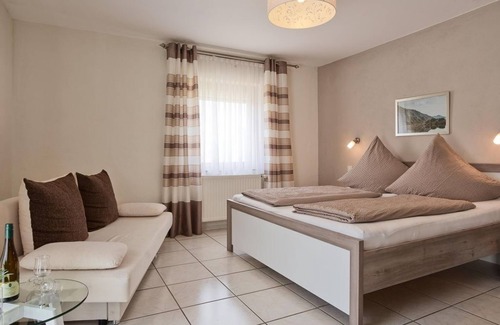 Leiwen Bed & Breakfast | Double room, room 6 - Gästehaus Alexanderhof