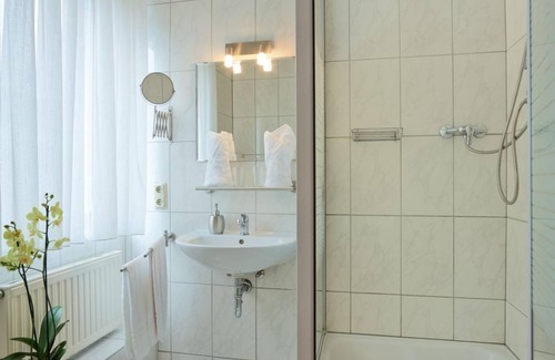 Leiwen Bed & Breakfast | Double room, room 8 - Gästehaus Alexanderhof