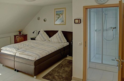 Hillesheim Bed & Breakfast | Double Room Shower/WC (NR) - Gästehaus Kloep