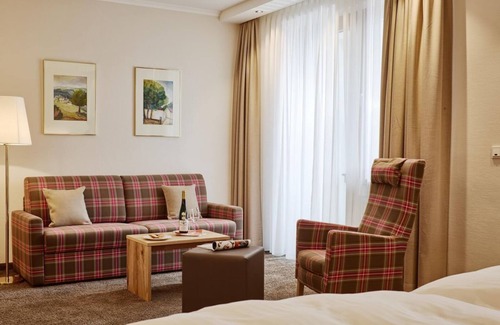 Eitelsbach House | Double Room Shower/WC Herrenberger Double Room - Hotel-Weingut Weis