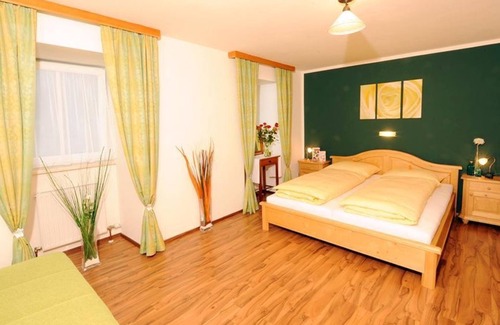Aigen im Ennstal Bed & Breakfast | Double room with shower, WC, Standard - Kirchenwirt Aigen