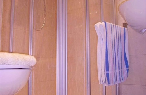 Bad Hofgastein Bed & Breakfast | Double room with shower, WC - Bergheim, house