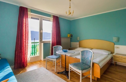 Millstatt Bed & Breakfast | Double room with balcony and lake view - Gästehaus Libelle