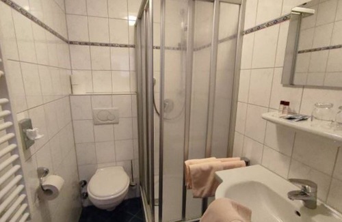 Beerfelden Cottage | Double Room with Balcony 4 - Gasthaus Zum Pälterwald
