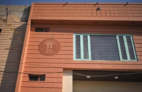 Panch Batti Apartment | Double Room with Balcony