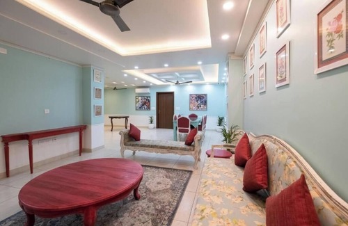 Panch Batti Apartment | Double Room with Balcony