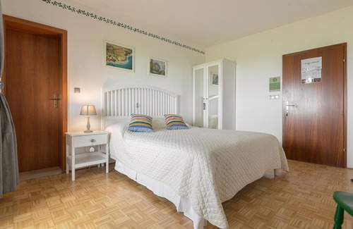 Koper House | Double room with external private bathroom and shared kitchen