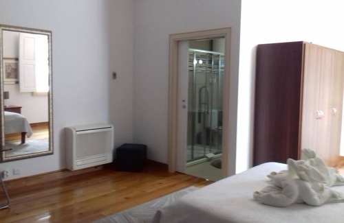 Armamar House | Double Room with Extra Bed
